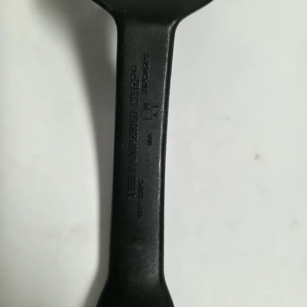 Pampered Chef Black Nylon Slotted Spatula Turner Flapper Kitchen Utensil 12.5